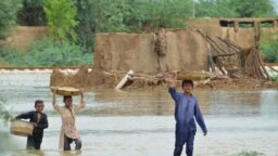 تداوم بارش‌های موسمی کم‌سابقه در سراسر پاکستان بیش از ۳۰ میلیون نفر را آواره کرده است