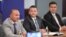 Mинистърът на енергетиката Росен Христов, вицепремиерyt по икономическите политики и служебен министър на транспорта и съобщенията Христо Алексиев, министърът на икономиката и индустрията Никола Стоянов