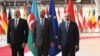 Председатель Европейского совета Шарль Мишель (в центре) в Брюсселе проводит встречу с премьер-министром Армении Николом Пашиняном (справа) и президентом Азербайджана Ильхамом Алиевым, 31 августа 2022 г.