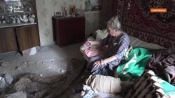 Діра у стелі та вибиті вікна: російські війська обстріляли спальний район Слов'янська (відео)