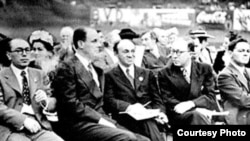 Соломон Михоэлс и Исаак Фефер на митинге в Нью-Йорке, 8 июля 1943 года