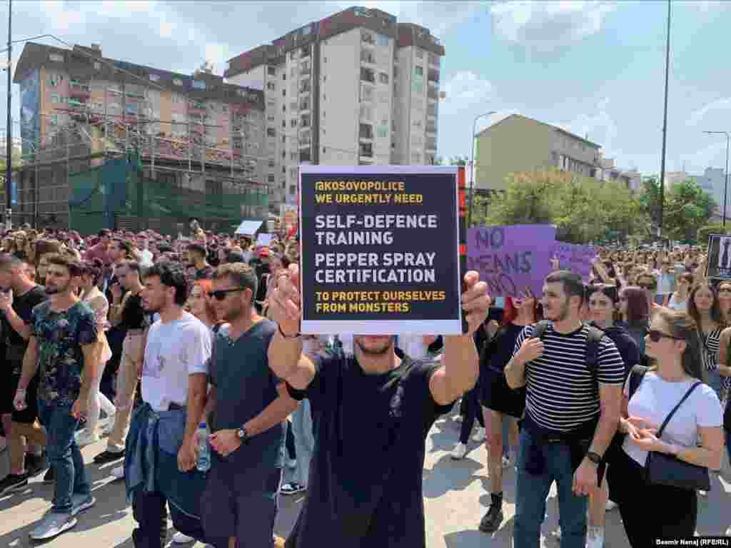 Sprej piperi dhe teknika tjera të vetëmbrojtjes u propozuan si masa për sigurinë e vajzave dhe grave në Kosovë, pas rastit të dhunimit të së miturës në Prishtinë.