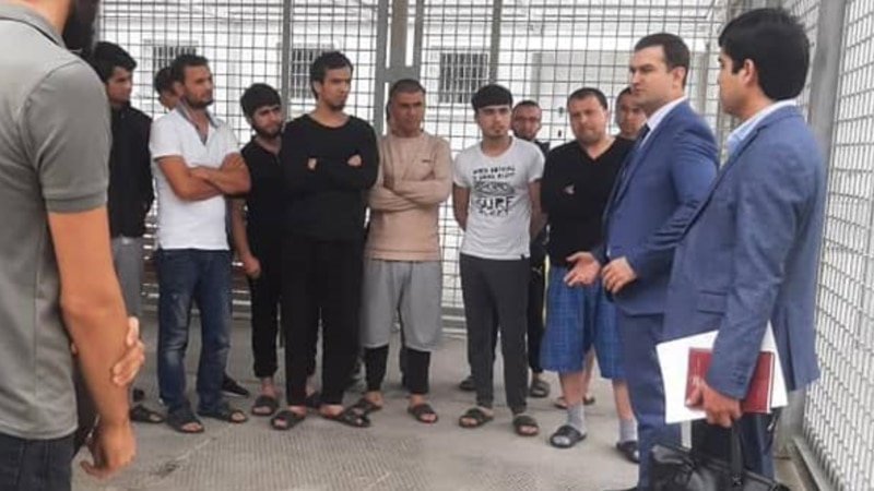 В центре «Сахарово» на окраине Москвы депортации ожидают 136 граждан Таджикистана