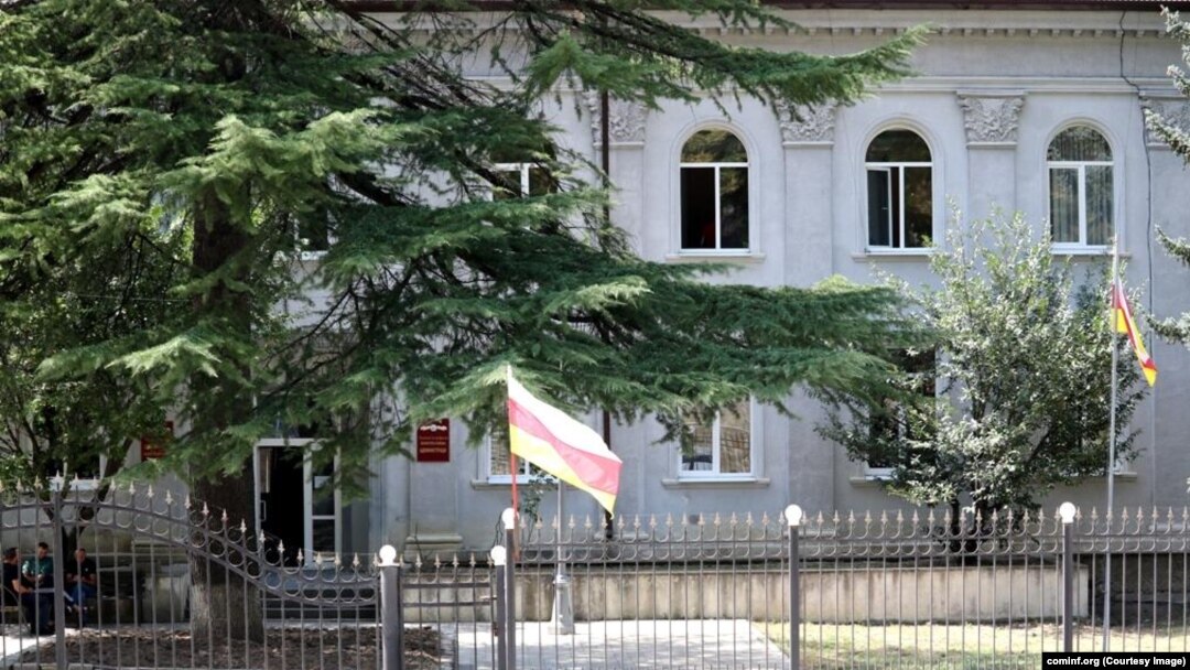 Здание администрации Ленингорского района