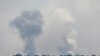 Füst száll fel az állítólagos robbantás után Dzsankojban, a Krím félszigeten 2022. augusztus 16-án