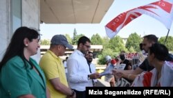 ბელარუსი აქტივისტების აქცია "ლელოს" ოფისთან