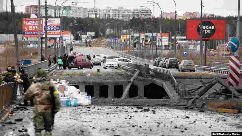 Міст через річку Ірпінь, с. Романівка&nbsp; 05.03.22 &ndash; 23.08.22 З метою зупинення просування російських військ до Києва, в Київській області було підірвано три мости, зокрема міст через річку Ірпінь. Саме цей міст став рятувальним укриттям, для людей, які, рятуючись від обстрілів російських військових, намагалися евакуюватися в безпечніші місця