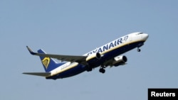 Літак авіакомпанії Ryanair, фото ілюстративне