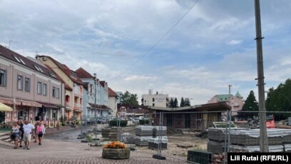 Shumë ndërtime në qytetin Heviz të Hungarisë janë ngadalësuar ose ndalur. 9 gusht 2022.