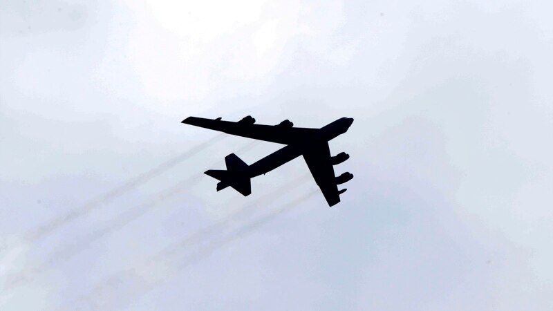 Izbegnut sudar sa kineskim vojnim avionom, saopštila vojska SAD