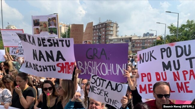 "Jo do të thotë Jo" - Prishtina, Tirana e Shkupi protestojnë kundër dhunës ndaj grave