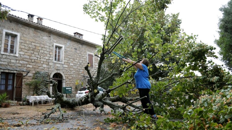 Oluja s vjetrovima do 200 kilometara na sat pogodila Korziku