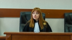 Judecătoarea Ana Cucerescu în timpul examinării unui dosar la Judecătoria Buiucani.