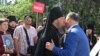 Sărutul președintelui Igor Dodon cu Mitropolitul Vladimir
