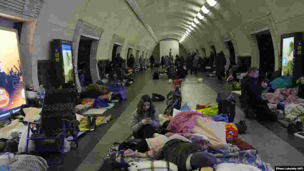 Kyiv, March 2 and August 24 Before the start of the invasion, the Kyiv authorities said the capital&#39;s subway was the best shelter in the event of hostilities. After&nbsp;February 24, it sheltered hundreds of people. Now, it looks like it did before the war began.&nbsp;