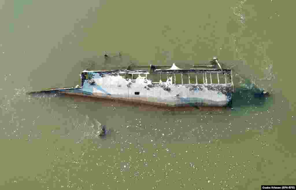 A closer view of the sunken ship that is now visible near Vamosszabadi.&nbsp;