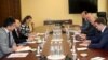 Ministar unutrašnjih poslova Srbije u tehničkoj vladi Aleksandar Vulin na sastanku sa sekretarom Saveta bezbednosti Rusije Nikolajem Patruševim 23. avgusta u Moskvi.