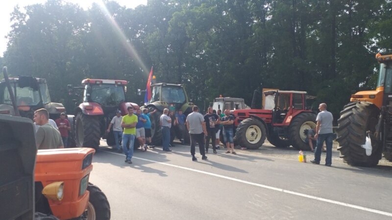 Ratari nastavili blokadu puteva u Srbiji
