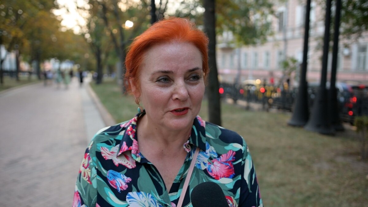 'No Talking About This': Russians Refuse To Discuss How They Feel About ...