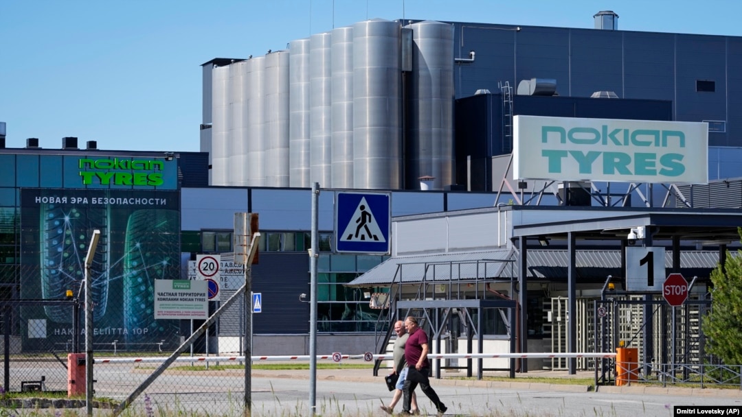 Anunțul privind noua fabrică ce se va deschide în România are loc după ce compania Nokian Tyres va renunța la cea din Rusia.