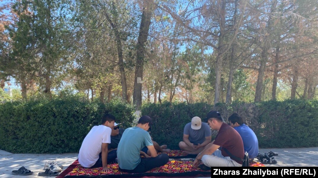 Порнографиялық топ модельдердің суреттері