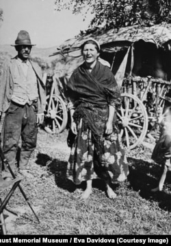 Romi nomazi, din Cehoslovacia, la finalul anilor '30.