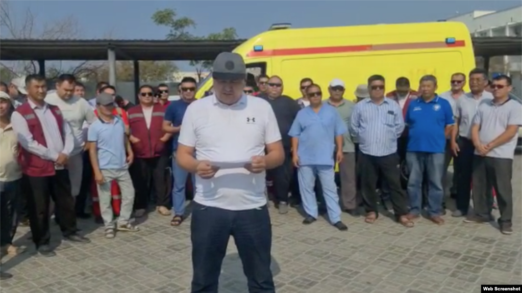 Водители станции скорой помощи в Актау требуют увеличения зарплат