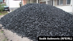 Уголь для отапливания дома, Босния и Герцеговина, август 2022 года