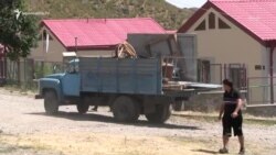 «Մինչև չստանանք, չենք հեռանա». Աղավնոյի բնակիչները սպասում են բնակարանի գնման հավաստագրերին