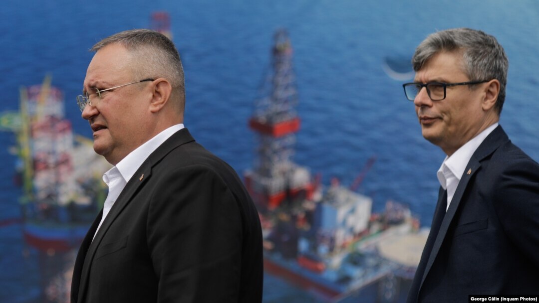 PSD dorește ca premierul Ciucă să-l remanieze pe ministrul Energiei, Virgil Popescu. El a devenit o țintă a campaniei de comunicare a social-democraților. Imagine din 28 iunie cu premierul și ministrul Energiei. 