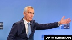 Jens Stoltenberg na pres-konferenciji u Briselu, 17. august 2022.