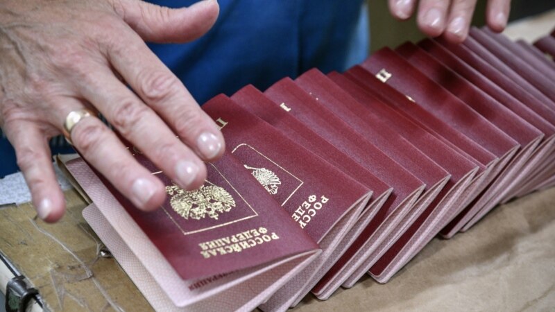 ممنوع‌الخروج‌ها در روسیه باید طی پنج روز «گذرنامه خود را تحویل دولت دهند»