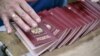 Очільник Луганщини: окупаційна влада посилила примусову видачу паспортів РФ підліткам