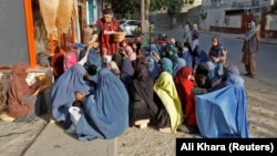 تعدادی از زنان و کودکان نیازمند در کابل 
