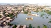 سیلاب‌ها در پاکستان روند کمک رسانی به افغانستان را مختل کرده است