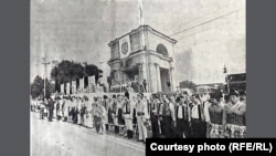 De Ziua Limbii Romane. Chișinău, 31 August 1991. Imagine preluată din “Moldova Suverana”. Autor: Ion Mardare.