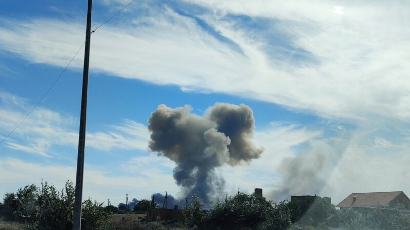 Взрыв на авиабазе в оккупированном Крыму (фотогалерея)
