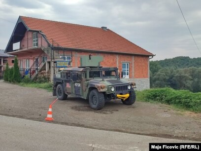 Misioni i NATO-s në Kosovë, KFOR, vazhdimisht ka përsëritur se është i gatshëm të ndërhyjë nëse rrezikohet stabiliteti në veri të Kosovës. 