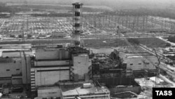 Руины на месте четвертого реактора Чернобыльской АЭС имени Ленина. Август 1986 года, спустя четыре месяца после аварии