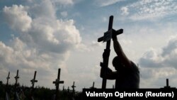 Кладбище в украинской Буче