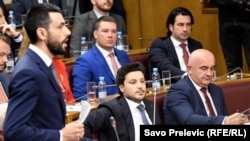 Poslanik DPS Danijel Živković i članovi Vlade Dritana Abazovića. Foto: Savo Prelević 19. avgust 2022.