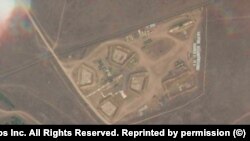 S-300-ის (S-400?) ტიპის სისტემები ჯანკოის სამხედრო-საზღვაო ფლოტის ბაზაზე ყირიმში, უკრაინა. 25 აგვისტო, 2022 წელი 