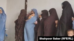 تصویر آرشیف: تعدادی از زنان نیازمند به کمک در ولایت هرات 