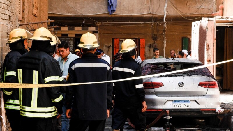 Во пожар во коптска црква во Каиро загинаа 41 лица