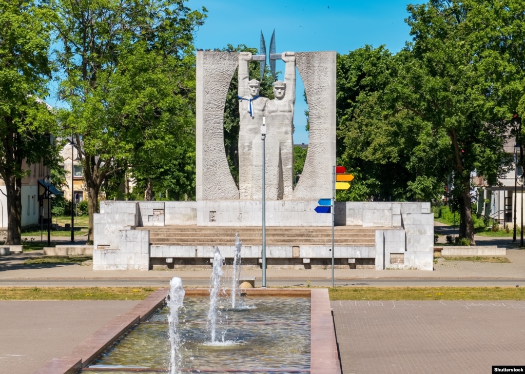 Monumenti “Lavdi Punës”, në qendër të Kohtla-Jarves, në verilindje të Estonisë.