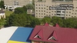 Ruski trgovac na radnji ispisuje gradove Ukrajine bez obzira na pretnje zatvorom