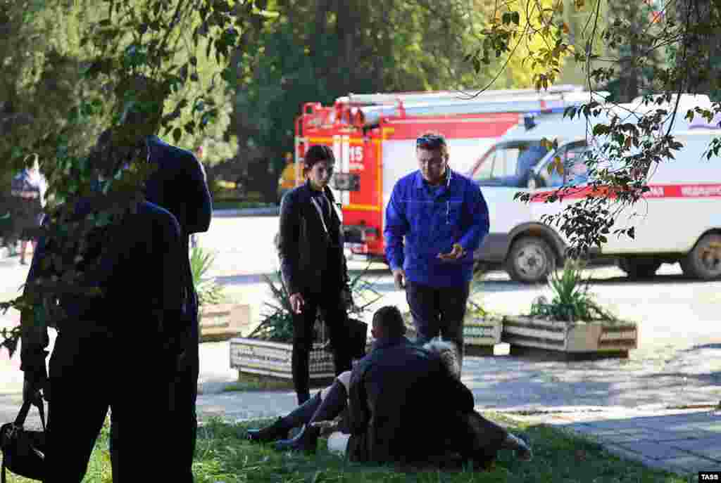 По данным Следкома России погибли не менее 17 человек, еще около 50 пострадали