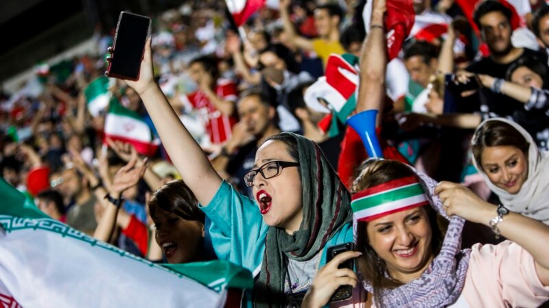 Eýranyň futbol topary ýeňilse-de, eýranly aýal-gyzlar “ýeňiş” gazandy
