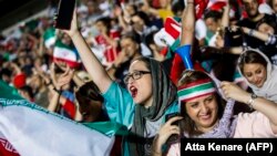 Իրան - Կանայք Թեհրանի «Ազադի» մարզադաշտում դիտում են Իրան-Իսպանիա ֆուտբոլային հանդիպումը, 20-ը հունիսի, 2018թ․