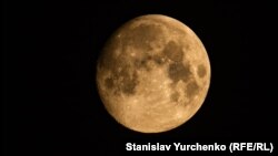 Луна, вид из Земли